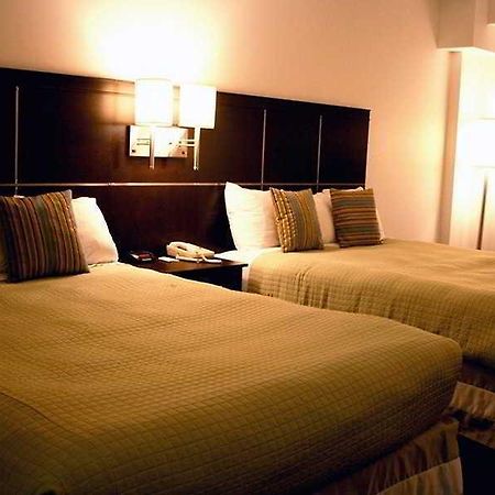 Niagara Plaza Hotel By Fairbridge 客房 照片