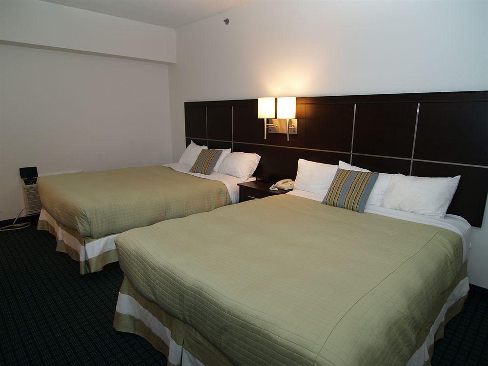 Niagara Plaza Hotel By Fairbridge 外观 照片
